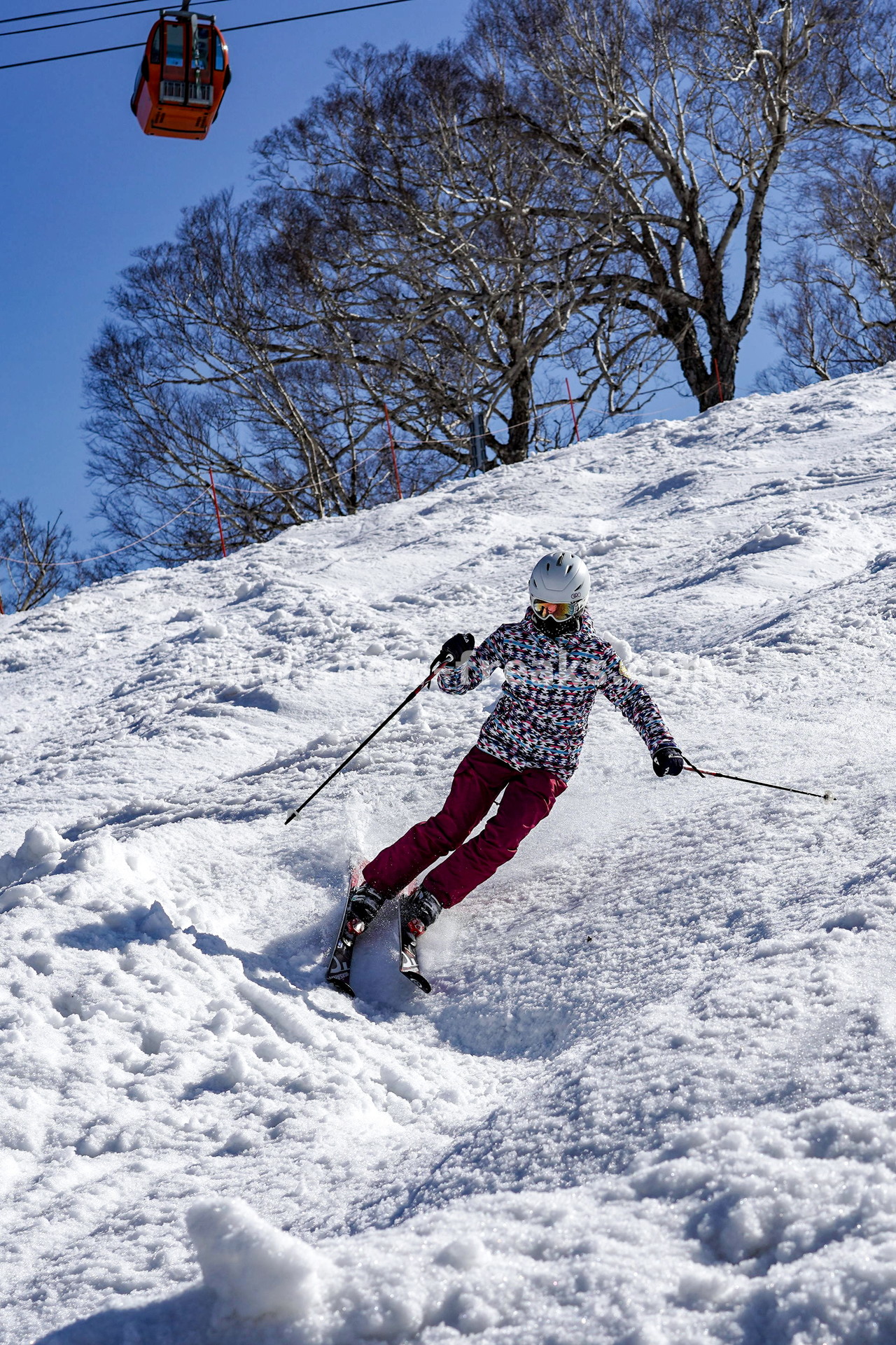 札幌国際スキー場 Mt.石井スポーツ ISHII SKI ACADEMY 校長・斉藤人之さんによる『斉藤塾』開講。本日のテーマは、「春雪！コブからスキーのたわみを楽しむ！！」(^^)v